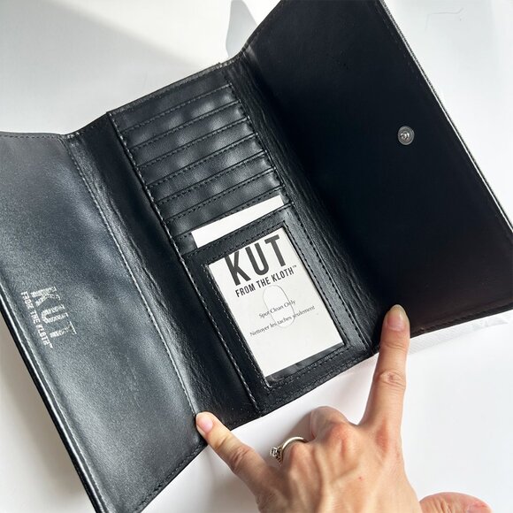 KUT - Black & White Stripe Wallet - Picture 6 of 7